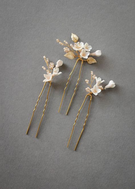 Petite Pins_Blush and pale gold floral hair pins 3 Pearl Bridal Headpiece, Bridal Hair Pins Pearl, Hair Pins Wedding, Bridal Floral Headpiece, Bridal Hair Pin, Bridesmaid Hair Pins, Bridal Braids, Wedding Hair Head Piece, Floral Hair Pins