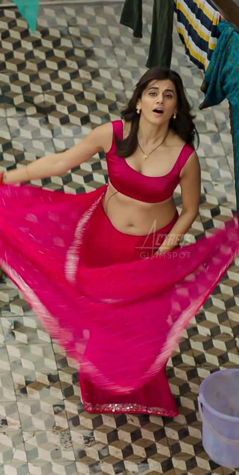 Tapsee Pannu, Seductive Photos, Beautiful Horses Photography, Snake Girl, Huma Qureshi, Taapsee Pannu, Claw Clips, Indian Actress Hot Pics, Bucket Hats