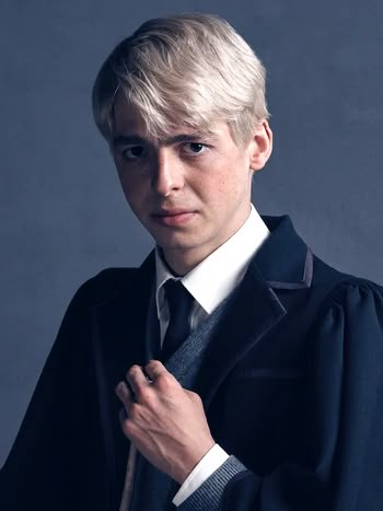 Astoria Malfoy, Rose Granger Weasley, Scorpius And Albus, Scorpius And Rose, Anthony Boyle, Harry Potter Cursed Child, Scorpius Malfoy, Harry Potter Wiki, Malfoy Family