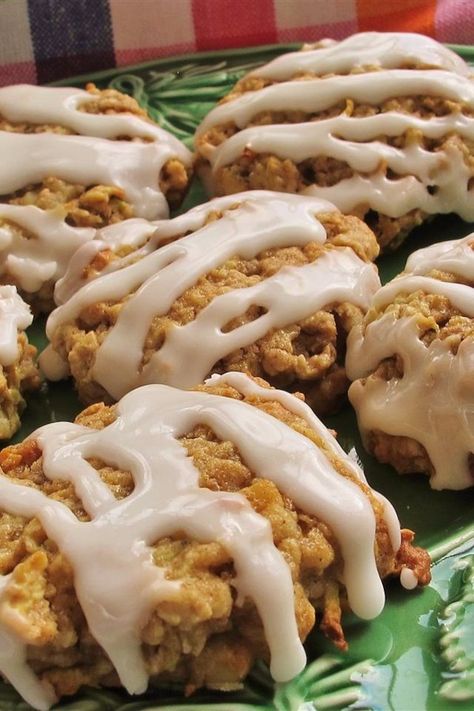 Aunt Hazel's Apple Oatmeal Cookies | "These cookies are so moist and delicious! They were quick to make, nutritious and not too sweet." #cookies #cookierecipes #bakingrecipes #dessertrecipes #cookieideas Apple Walnut Oatmeal, Walnut Oatmeal, Apple Oatmeal Cookies, Apple Walnut, Lunchbox Treats, Apple Oatmeal, Apple Cookies, Kitchen Witchery, Oatmeal Cookie Recipes