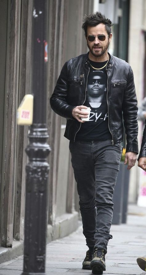 Mens Rocker Style, Grey Jeans Outfit, Black Leather Jacket Outfit, Men Outfit Ideas, Grey Jeans Men, Jeans Outfit Men, Cafe Racer Jacket, Racer Jacket, Dark Style