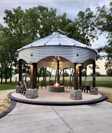 Silo Gazebo Outdoor Living, Barndominium Backyard, Farm Gazebo, Silo Gazebo, Diy Fire Pit Area, Pavillion Backyard, Grain Bin Gazebo, Silo Ideas, Bin Gazebo