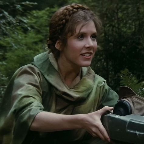 𝐒𝐭𝐚𝐫 𝐖𝐚𝐫𝐬: 𝐄𝐩𝐢𝐬𝐨𝐝𝐞 𝐕𝐈 – 𝐑𝐞𝐭𝐮𝐫𝐧 𝐨𝐟 𝐭𝐡𝐞 𝐉𝐞𝐝𝐢 Tags: #starwars #princessleia #carriefisher Other: Princess Leia. Leia Organa. Star Wars. A New Hope. Empire Strikes Back. Return of the Jedi. Star Wars aesthetic. Star Wars icons. Twitter icons. Pfp. Star Wars icons. Leia Organa Star Wars Holocron, Princess Leia Art, Carrie Fisher Princess Leia, Leia Star Wars, Star Wars Princess Leia, Return Of The Jedi, Star Wars Women, Leia Organa, Original Trilogy