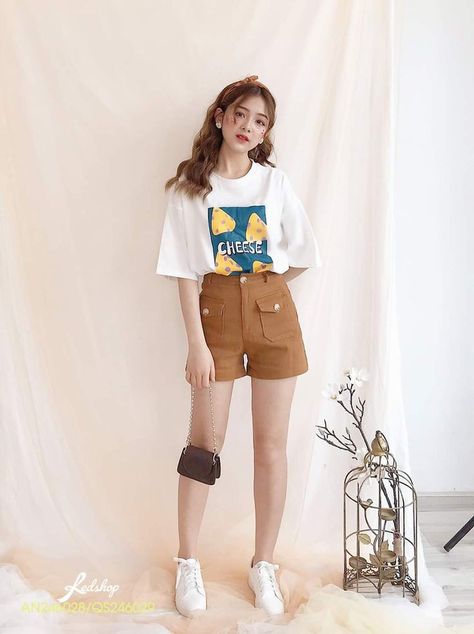 Korean Fashion Shorts, Vintage Summer Outfits, Western Work, Summer Style Guide, Shorts Outfits Women, Casual College Outfits, Fashion Shorts, Shorts Cute, Korean Fashion Dress