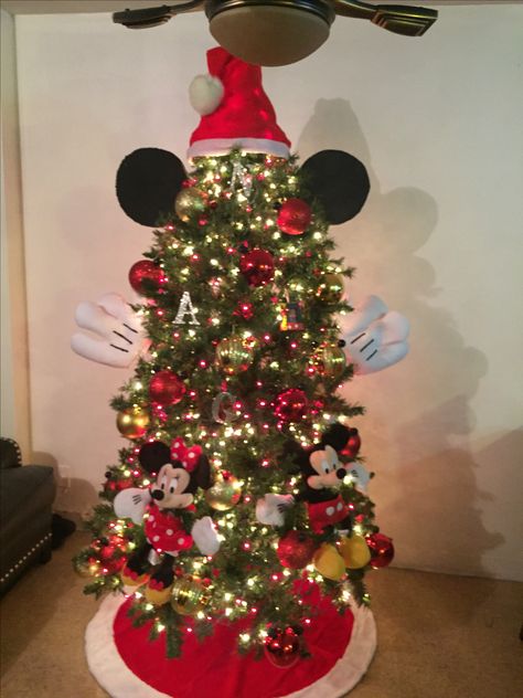 Mickey Mouse Mini Christmas Tree, Mickey Mouse Outdoor Christmas Decor, Mickey Mouse Christmas Decorations Ideas, Mickey Xmas Tree, Mickey Themed Christmas Tree, Mickey Mouse Christmas Tree Decoration, Mickey Mouse Themed Christmas Tree, Mickey Tree Christmas, Mickey Mouse Theme Christmas Tree