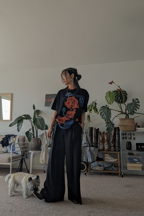 Oversized Pants Women, Oversized Shirt And Pants Outfit, Oversized Bottom Up Shirt Outfit, Baggy Tshirt Outfit Oversized Tee, Baggy Long Sleeve Shirt Outfit, Layering Shirts Outfit, Big Pants Big Shirt, Baggy Pants Tight Shirt Outfit, Big Shirt Big Pants Outfit