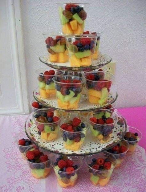 Fruit Buffet, Picnic Recipes, Fruit Platter Designs, Bbq Picnic, Decorações Com Comidas, Fruit Displays, Party Food Platters, Food Displays, Snacks Für Party