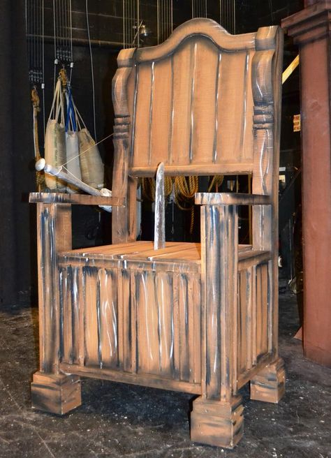 Addams Family Musical Props, Addams Family Decorations, Addams Family Set, Haunted Theater, Medieval Dungeon, Adams Family Halloween, Addams Family House, Family Props, Addams Family Theme