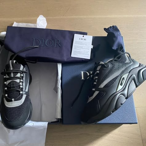 B22 Dior Outfit, Dior Homme Sneakers, Tenis Dior, Dior B22 Black, Comfy Trendy Outfits, Dior Clothes, Dior B22, Jordan 4 White, Dior Sneakers