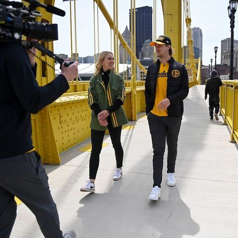 Just two #Steelers taking a stroll! @missimatthews interviewing @steelers new #rookie, QB @kennypickett8 in #WEARbyEA! 😎🏈 Need to upgrade your Steelers closet? Visit the @steelersshop for all #SteelersWEAR! #SteelersDraft #H2P #HereWeGo #SteelersStyle #football #nfldraft Steelers Jersey Outfit Woman, Steelers Outfit Woman, Jersey Outfit Men, Steelers Shirts, Steelers Sweatshirt, Steelers Jersey, Steelers Hoodie, Erin Andrews, Steeler Nation