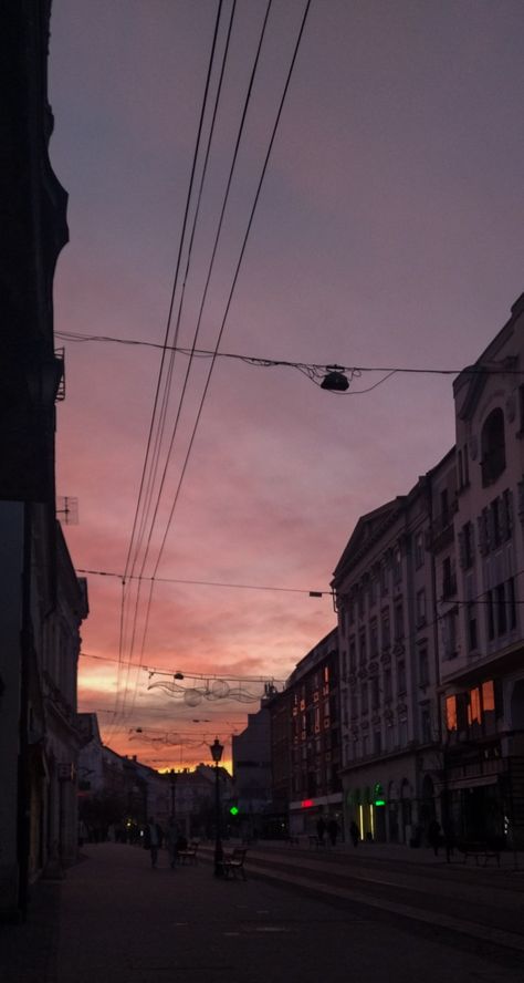 Sunset Aesthetic City, Au Pics, Magical Realism, City Block, Aesthetic City, Sunset City, Sunset Aesthetic, City Vibe, City Aesthetic