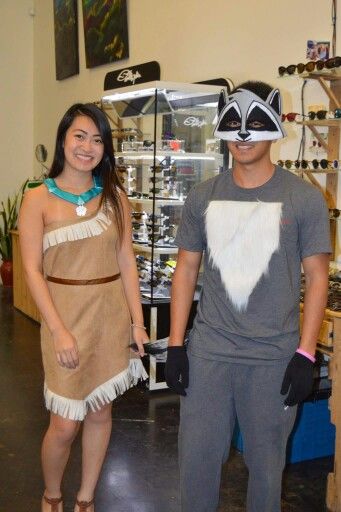 My first attempt at making costumes last Halloween. My little brother is such a good sport. #pocahontas #meeko Disney Couples Costumes, Pocahontas Halloween, Meeko Pocahontas, Disney Couple Costumes, Couple Disney, Pocahontas And John Smith, Halloween Fiesta, Pocahontas Disney, Cute Couples Costumes