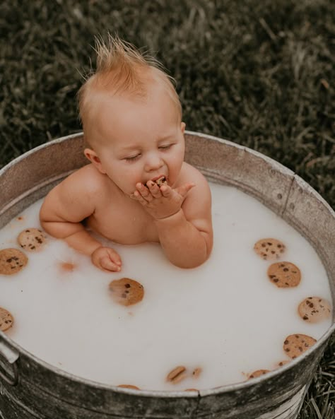 1 Year Milk Bath Photos, Milk Bath Newborn Pictures, May Baby Photoshoot Ideas Boy, Milk And Cookies Baby Pictures, Milk And Cookies 1st Birthday Photoshoot, 1 Year Milk Bath Photography, Milk And Cookies Bath Photo Shoot, 1st Birthday Milk Bath Pictures, Cookie Photoshoot Baby