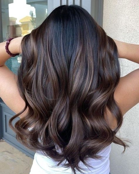 Dark Brown Hair Balayage Straight Long, Blonde To Black, Chocolate Brown Hair Color Ideas, Chocolate Highlights, Wedding Hair Colors, Brown Hair Color Ideas, Black Hair Balayage, Hair Color Chocolate, Chocolate Brown Hair Color