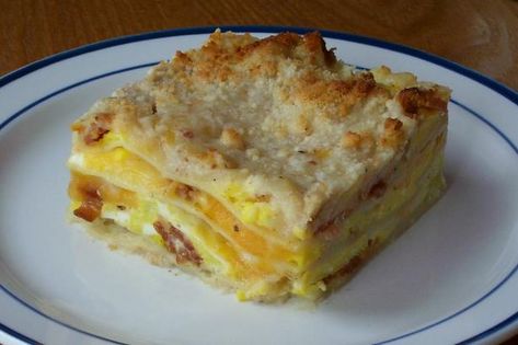 Bacon & Egg Lasagna: Make this ahead of time for a no-fuss Sunday brunch. Breakfast Lasagna, Scramble Eggs, Savoury Treats, Healthy Easter, Eggs Breakfast, Breakfast Casseroles, Savoury Recipes, What's For Breakfast, Dinner Meals