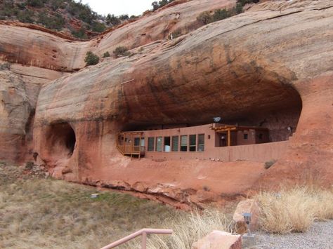 Underground Houses, Patio Grande, Travel Utah, Natural Cave, Utah Adventures, Underground Homes, Cliff House, Cave House, Living Under A Rock