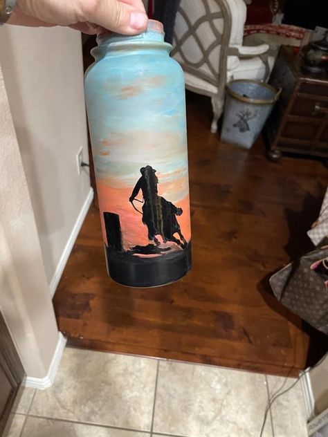 Rodeo Tumbler Cups, Rodeo Tumbler Ideas, Western Tumbler Ideas, Western Cups, Cups Cricut, Water Bottle Ideas, Sunset Tumbler, Tumbler Inspiration, Glitter Yeti