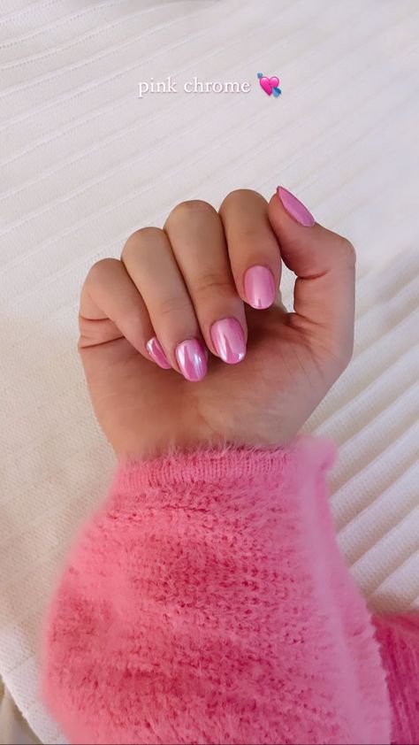 Plain Acrylic Nails Short Almond, Pink Chrome Nails Short Round, Pink Chrome Nails Dip, Pink Chrome Round Nails, Pink Dip Chrome Nails, Cute Pink Nails Almond Shape, Pink Nails With Pink Chrome, Pink Chrome Nails Almond Shape, Pink Nails With Unicorn Chrome