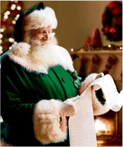 Green Santa Irish Santa, Ireland Souvenirs, Santa Claus Outfit, Irish Christmas, Green Santa, Santa Photos, Day Countdown, Kris Kringle, Child Smile