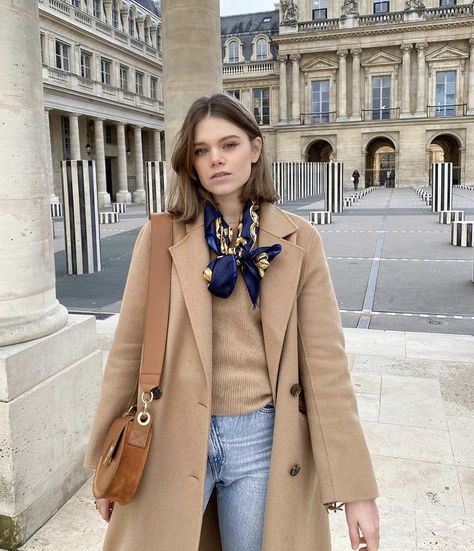 Autumn Outfit Inspo, Style Parisienne, Look Office, Silk Scarf Style, Stylish Winter Outfits, Scarf Outfit, Fall Fits, How To Wear Scarves, Cute Fall Outfits