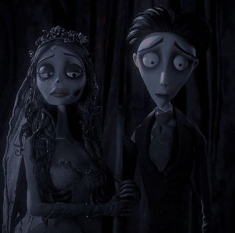 Corpse Bride Art, The Corpse Bride, Emily Corpse Bride, Cute Highschool Outfits, Tim Burton Corpse Bride, Victorian Village, Tim Burton Style, Tim Burton Movie, Two Brides