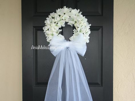 Summer Bridal Shower Decorations, Wedding Door Decorations, French Wedding Decor, Wedding Door Wreaths, Bridal Shower Wreaths, Outdoor Bridal Showers, Wall Decor Wedding, Blush Bridal Showers, Wedding Doors