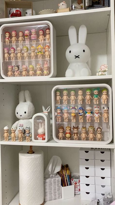 Sony Angel Display, Stuff Animal Collection, Sonny Angel Collection Shelf, How To Display Figurines, Sony Angel Collection, Sonny Angel Organization, Sonny Angel Display Case, Sonny Angels Display, Sonny Angel Storage