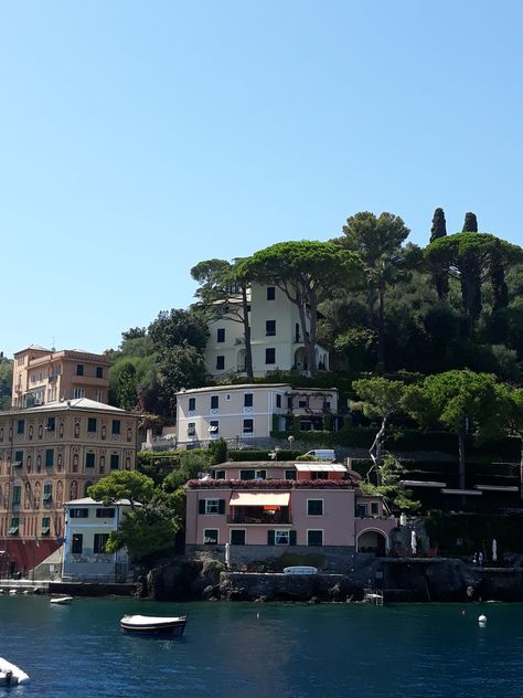 Love In Portofino, Lovely Houses, Postcards From Italy, Moving To Italy, European Aesthetic, Dream Summer, Italy Summer, Places In Italy, Art Diary