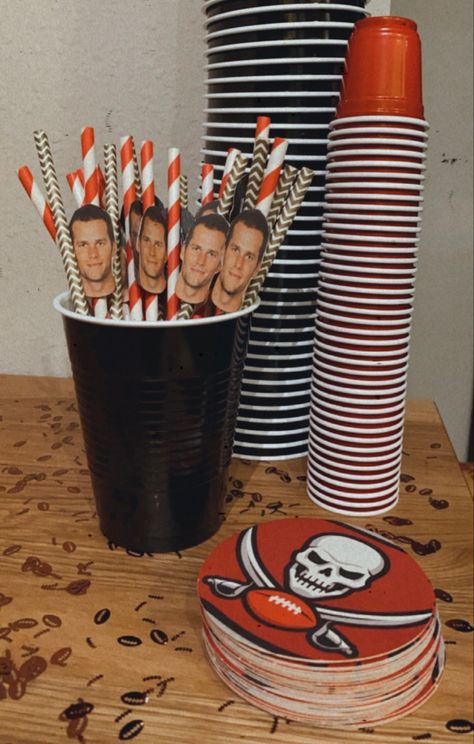 Buccaneers Birthday Party, Tampa Bay Buccaneers Birthday Party, Themed Party Ideas, Football Theme Party, Dinner Party Themes, Football Theme, Football Themes, Football Birthday, Dinner Themes