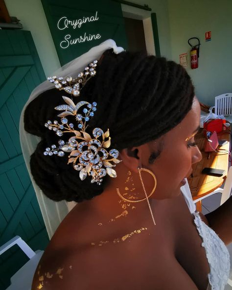 Loc Low Bun Wedding, Wedding Hair Dreads Black Women, Wedding Locks Hairstyles, Wedding Loc Styles For Women, Bridal Dreadlock Hairstyles, Dreadlocks Wedding Hairstyles Brides, Locs Wedding Hairstyles Brides, Wedding Hairstyles Locs, Loc Wedding Hairstyles Brides