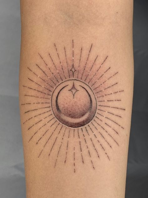 Moon Sun Tattoo, Sun And Moon Tattoo, Tattoo Moon, Texas Tattoos, Moon Tattoos, Moon And Sun, Sun Tattoo, Dot Work Tattoo, Beauty Inspo