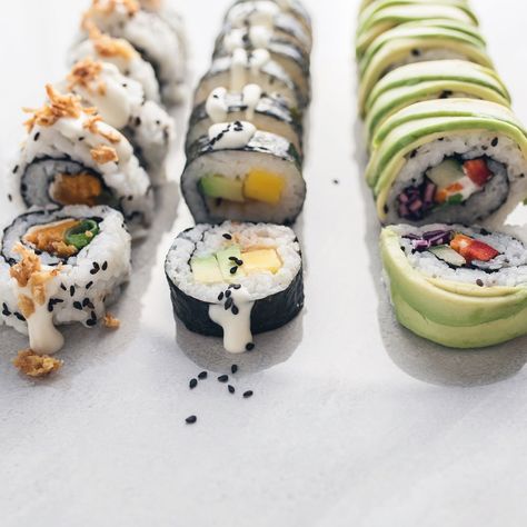 Homemade Vegan Sushi — FIVESEC HEALTH | Healthy Vegan Lifestyle Sushi Homemade, Sushi Vegan, Vegan Sushi Rolls, Veggie Sushi, Vegetarian Sushi, Dessert Chef, Sushi Roll Recipes, Japanese Desserts, Vegan Sushi