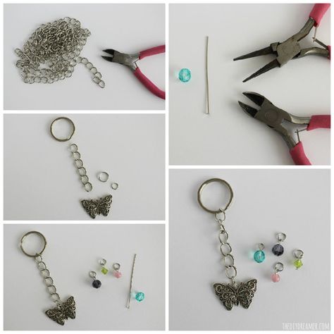 Learn how to make a keychain. Making custom keychains is very simple. Make Your Own Keychain, Beaded Keyrings, How To Make Keychains, Diy Papillon, Make A Keychain, Diy Crafts Keychain, Butterfly Simple, Make Keychains, Keychains Diy