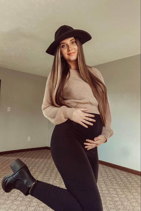 women’s maternity leggings over the belly pregnancy active workout yoga tights pants. black velvet fedora hat. nude beige khaki cropped knit sweater. fall weather fashion outfit of the day. workwear office wear versatile lounge wear. bump approved Follow my shop @huntercrays on the @shop.LTK app to shop this post and get my exclusive app-only content! #liketkit #LTKbump #LTKSeasonal #LTKstyletip @shop.ltk http://liketk.it/3qd0D Thanksgiving Pregnant Outfit, Cool Pregnancy Outfits, Leggings Outfit Dressy, Plaid Pants Outfit, Outfits Leggins, Prego Outfits, Fall Maternity Outfits, Casual Maternity Outfits, Pregnancy Outfit