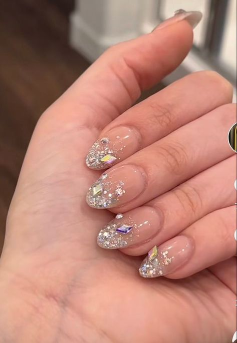 Gem Tip Nails, Almond Nails Buchifresa, Short Nails With Gems Rhinestones, Buchifresa Nails Short, Nail Art With Rhinestones, Sparkling Nails, Hello Nails, Nails Now, Her Nails