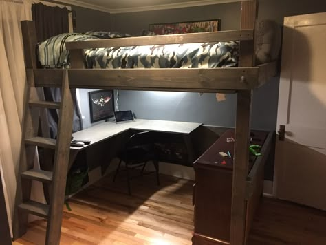 Loft bed full size with desk underneath. Boys Loft Beds, Bed With Desk Underneath, Loft Bed Desk, Queen Loft Beds, Girls Loft Bed, Full Size Bunk Beds, A Loft Bed, Design Ložnic, Loft Bed Plans