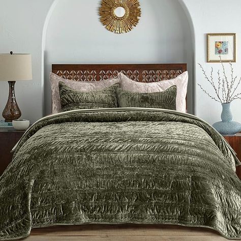 Amazon.com: EVERGRACE Luxury Ruched Velvet Quilt King Size, Ultra Soft Bedspread Coverlet Set, Lightweight Velvet Comforter, Quilted Bedding Cover with 2 Matching Shams for All Season, Olive Green : Home & Kitchen Farmhouse Bedding Sets, Velvet Throw Blanket, Quilted Bedding, Velvet Comforter, Bed Quilt Cover, Farmhouse Bedding, Velvet Quilt, Velvet Bed, Green Bedding