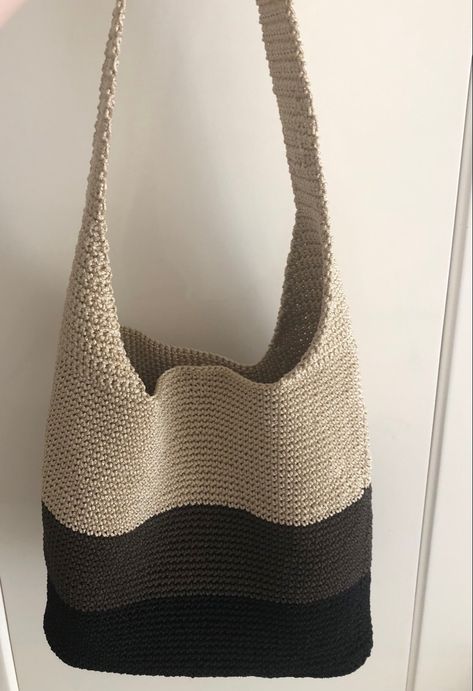 Crochet Bag Brown, Summer Montreal, Crochet Store, Crochet Tutorial Pattern, Crochet Shoulder Bags, Graph Crochet, Crochet Fairy, Crochet Storage, Crochet Bag Tutorials