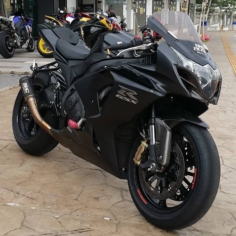 (1) Motorcycles & More (@MoreMotorcycles) / Twitter Car Spotting, Custom Sport Bikes, Motos Honda, Gsxr 750, Suzuki Gsxr1000, Suzuki Hayabusa, Suzuki Motorcycle, Speed Bike, Motorcycle Wheels