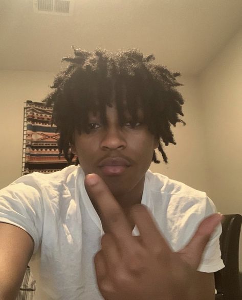 Freeform Dreads, Mens Dreadlock Styles, Hair Twists Black, Dread Heads, Mens Dreads, Cute Dreads, Light Skin Men, Dreadlock Hairstyles For Men, Black Dude