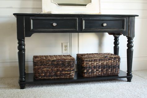 Beautiful Black Furniture Finish Tutorial - pottery barn style! Pottery Barn Black, Refinished Table, Pottery Barn Furniture, Black Painted Furniture, Pottery Barn Style, Entry Console, Entry Ideas, Distressed Furniture, Black Furniture