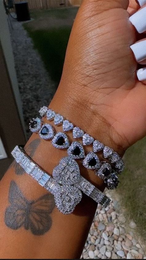 Xoxo Jewelry, Dope Jewelry Accessories, Expensive Jewelry Luxury, Wrist Jewelry, Luxe Jewelry, Jewelry Accessories Ideas, Dope Jewelry, Girly Accessories, Jewelry Fashion Trends