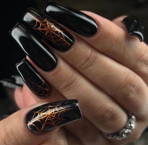 Oct Nails, Spooky Manicure, Fall Halloween Nails, Dark Hair Makeup, Character Nails, Black Halloween Nails, Horror Nails, Copper Nails, Halloween Manicure