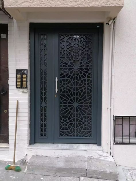 home decor ideas front gate Security Door Design, Car Porch Design, Iron Security Doors, Steel Doors Exterior, Storage Door, Jaali Design, Grill Gate Design, Steel Door Design, Main Entrance Door Design