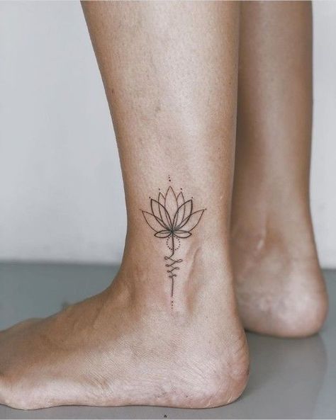 Girl Stomach Tattoos, Delicate Feminine Tattoos, Butterfly Ankle Tattoos, Ankle Tattoo Men, Cute Ankle Tattoos, Ankh Tattoo, Butterfly Tattoo On Shoulder, Ankle Tattoos For Women, Ankle Tattoos