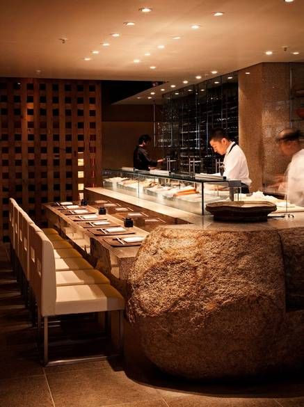 Zuma Zuma Restaurant, Sushi Bar Design, Open Kitchen Restaurant, Japanese Restaurant Interior, Japanese Restaurant Design, Japan Restaurant, Asian Restaurant, Sushi Restaurant, Asian Restaurants