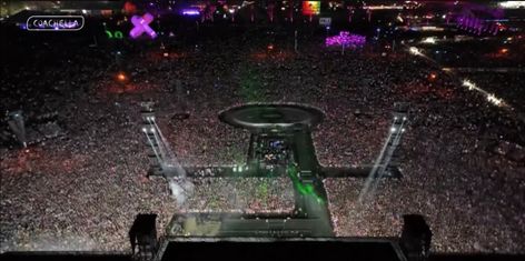 Over 125 thousand people attended #blackpink #coachella stage Coachella Crowd, Coachella Stage, Blackpink Coachella, Concert Aesthetic, Black Pins, The Revolution, Future Life, The Dreamers, Black Pink