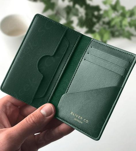 These minimalist wallets for men fuse sleek, sophisticated style with ultimate functionality. Bifold or cardholder, there's something for every pocket. Oliver And Co, Leather Wallet Design, Apple Leather, Leather Wallet Pattern, Minimalist Leather Wallet, Vegan Wallet, Wallet Design, Compact Wallet, Handmade Leather Wallet