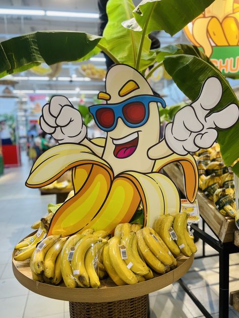 Banana Stand, Fruit Market, Floor Display, Fruit Shop, Year Of The Snake, Fruit Cups, Danang, Pop Display, Retail Store Design