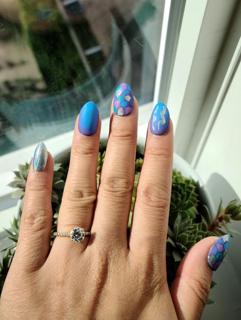 Rainbow Fish Nails, Fish Inspired Nails, Fish Nails, Diy Nails At Home, Inspired Nails, Rainbow Fish, Nail Patterns, Beach Nails, Nails At Home